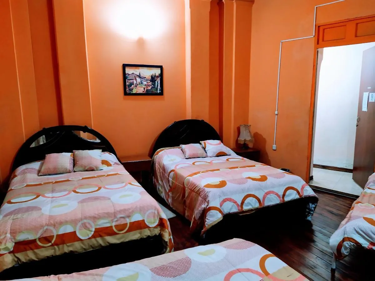 Hostal Latitud Ecuem Quito